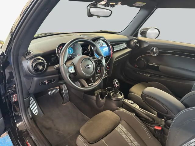 MINI John Cooper Works Cabrio John Cooper Works Cabrio Aut. Essential Trim LED