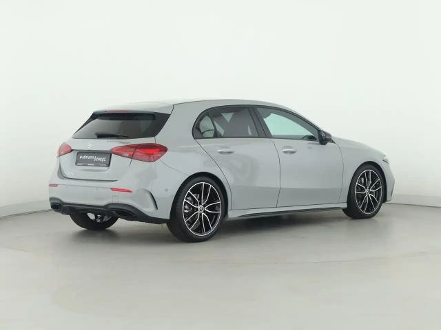 Mercedes-Benz A 220 A 220 d