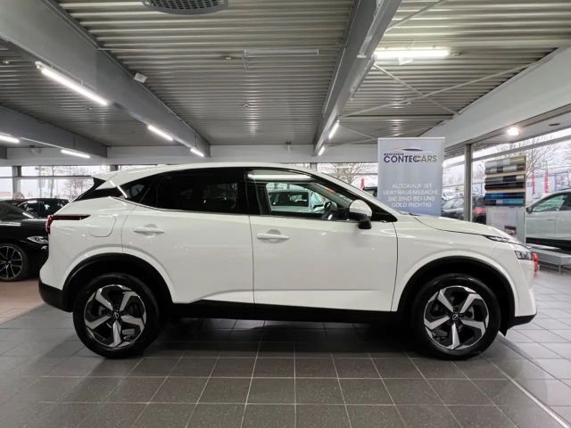 Nissan Qashqai 1.3 Connecta LED+KEYLESS+360°+ACC+VC.