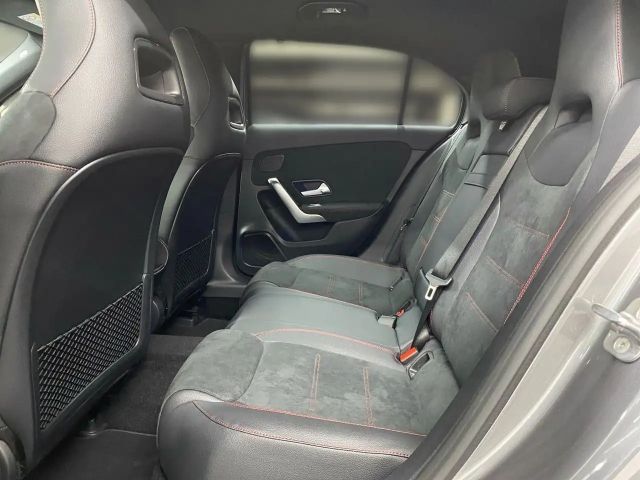 Mercedes-Benz A 200 AMG Line