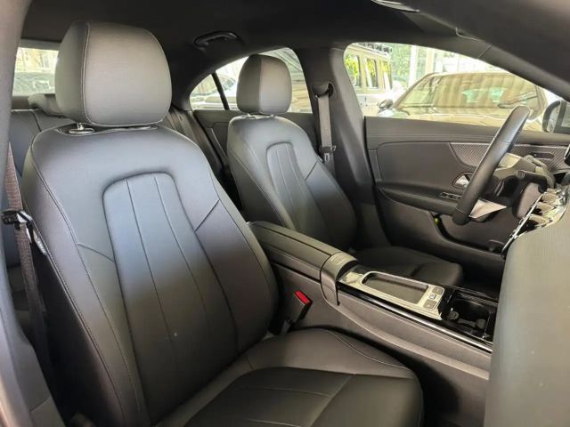 Mercedes-Benz CLA 180 Coupé Progressive