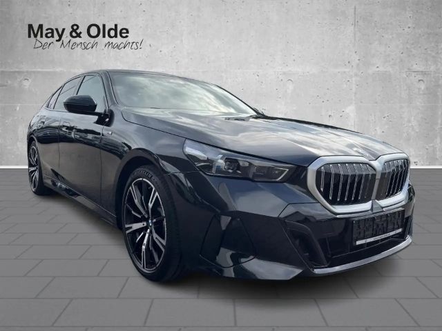 BMW 520 520i M-Sport Sedan