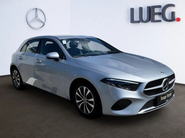 Mercedes-Benz A 180 A 180 d