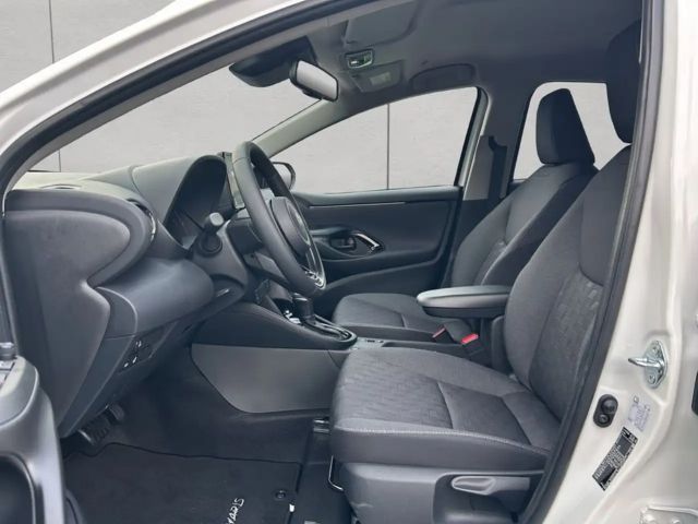 Toyota Yaris Hatchback Hybride VVT-i