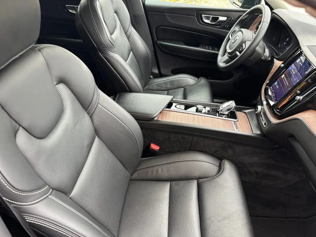 Volvo XC60 AWD R-Design