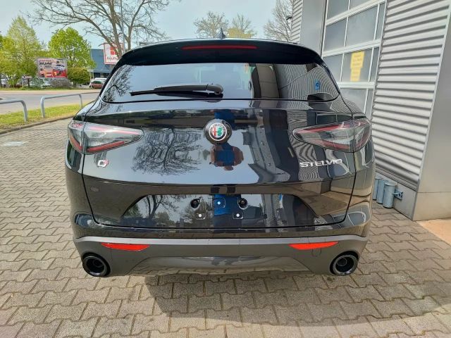 Alfa Romeo Stelvio AT8 Q4