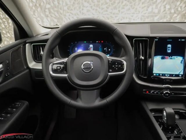 Volvo XC60 AWD Dark Plus