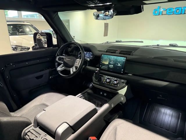 Land Rover Defender 110 Black Pack