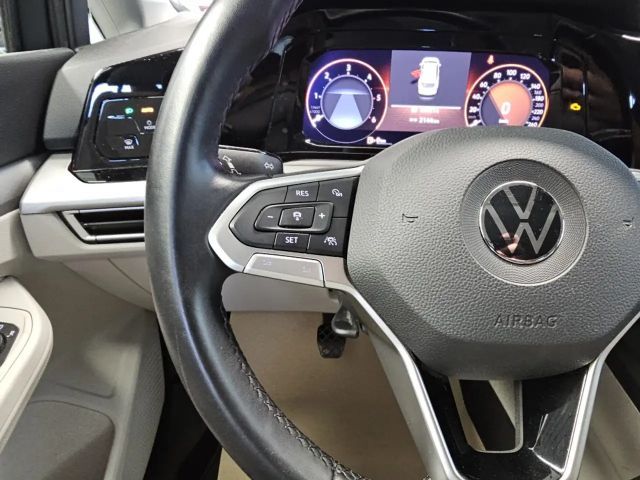 Volkswagen Golf Life Variant