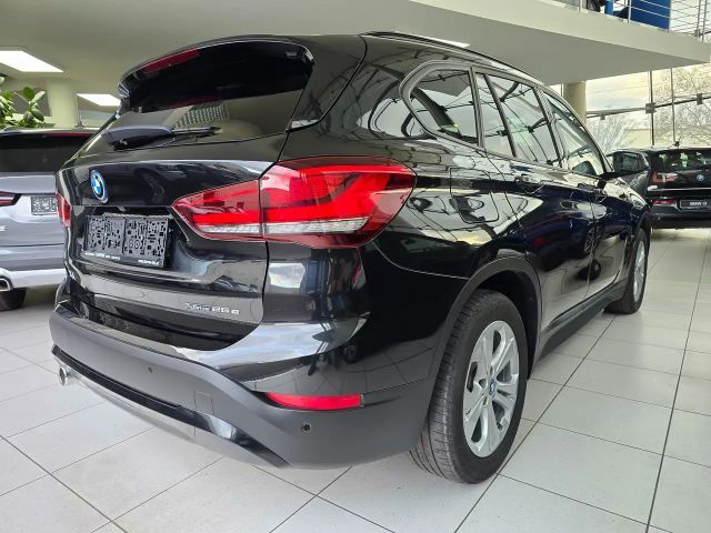 BMW X1 25e Hybrid Allrad Aut. Navigation/Parkassistent