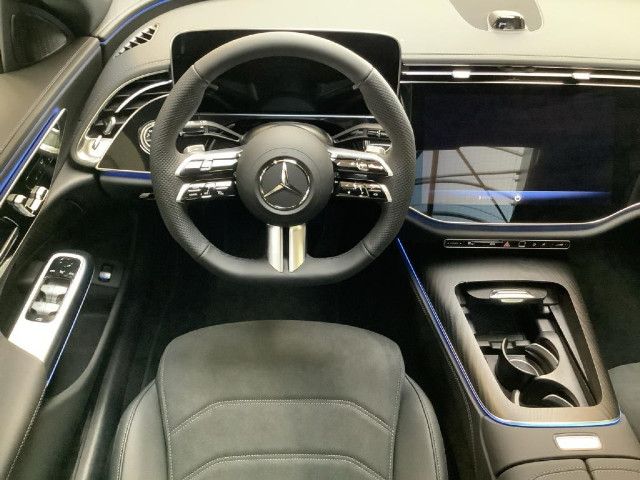 Mercedes-Benz E 200 Sedan