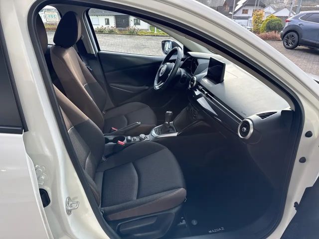Mazda 2 Center-Line