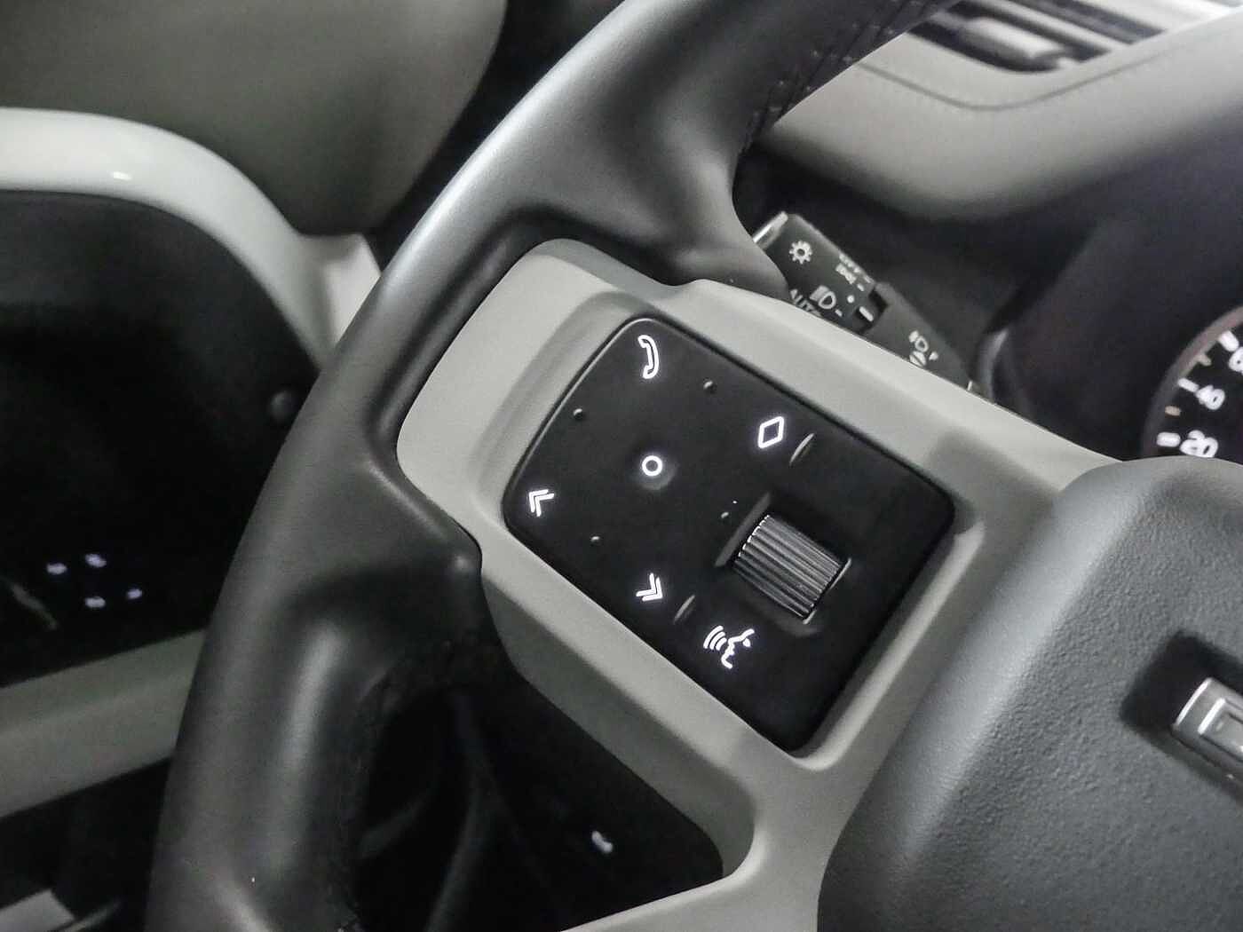 Land Rover Defender 110 Dynamic SE