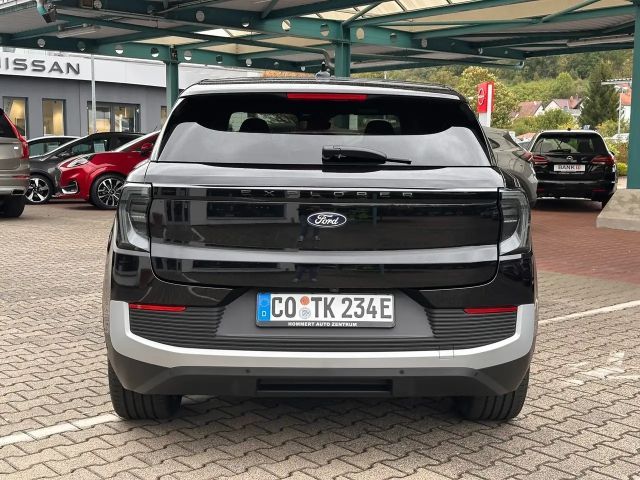 Ford Explorer Extended range Premium RWD