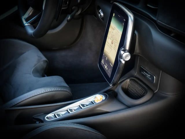 McLaren Artura Spider