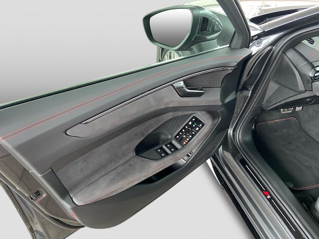 Audi A6 e-tron Avant Quattro