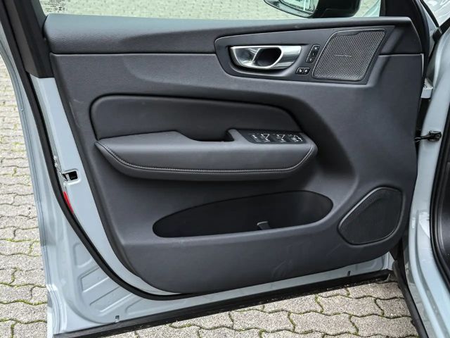 Volvo XC60 AWD Dark Plus