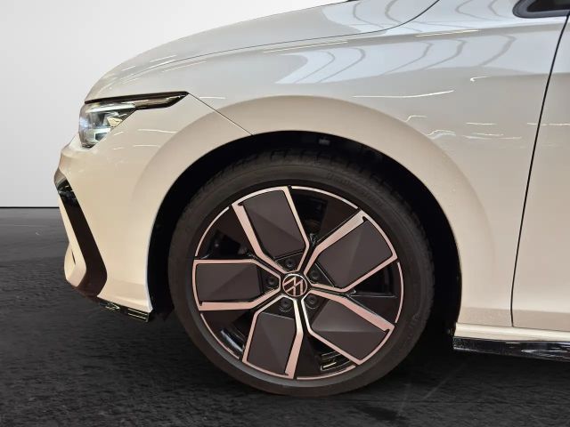 Volkswagen Golf 1.5 eTSI DSG R-Line