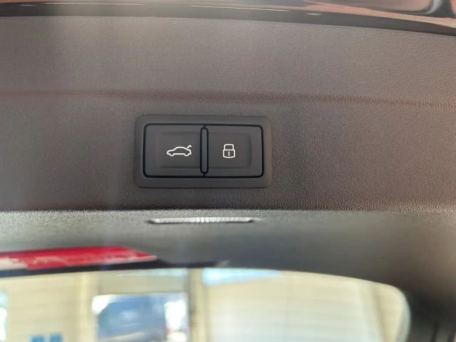 Audi A6 Avant Quattro S-Tronic