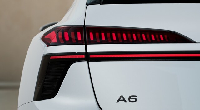 Audi A6 Avant Quattro S-Tronic