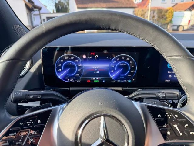Mercedes-Benz EQA 300 4MATIC Progressive