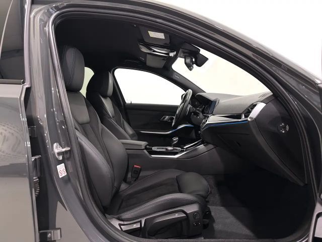 BMW 330 330e M-Sport xDrive