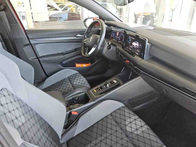 Volkswagen Golf 1.5 TSI DSG R-Line