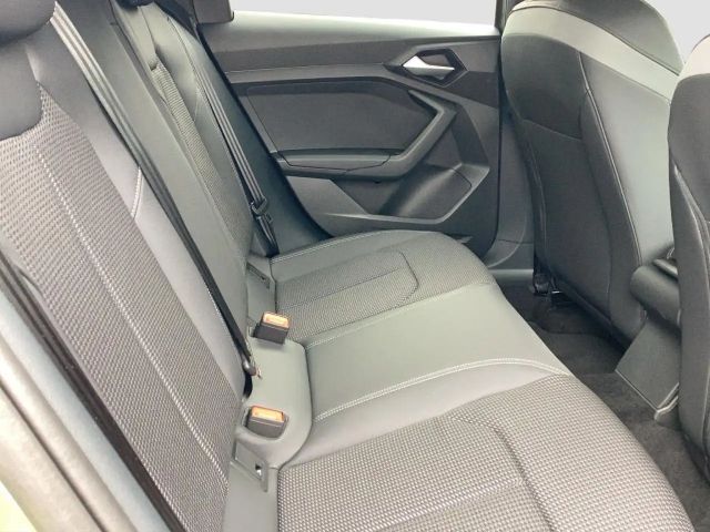 Audi A1 1.5 TFSI Allstreet S-Line