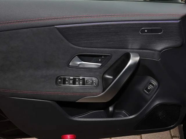 Mercedes-Benz CLA 200 AMG Line Coupé