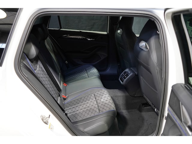 Volkswagen Passat 2.0 TDI DSG R-Line Style