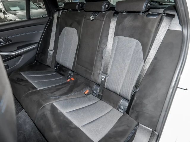 BMW 330 330i M-Sport Touring xDrive