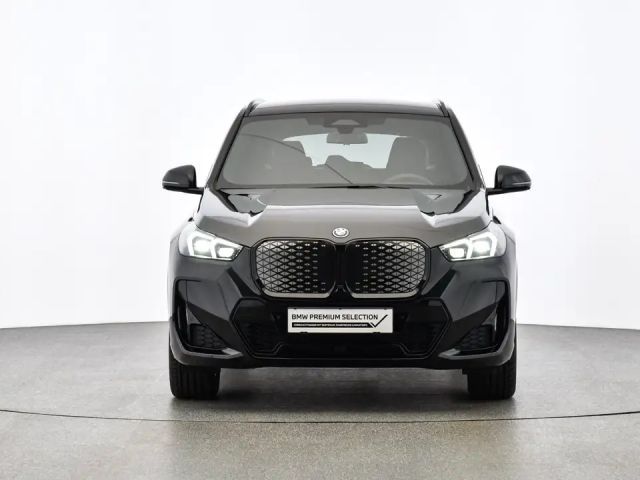 BMW iX1 xDrive30