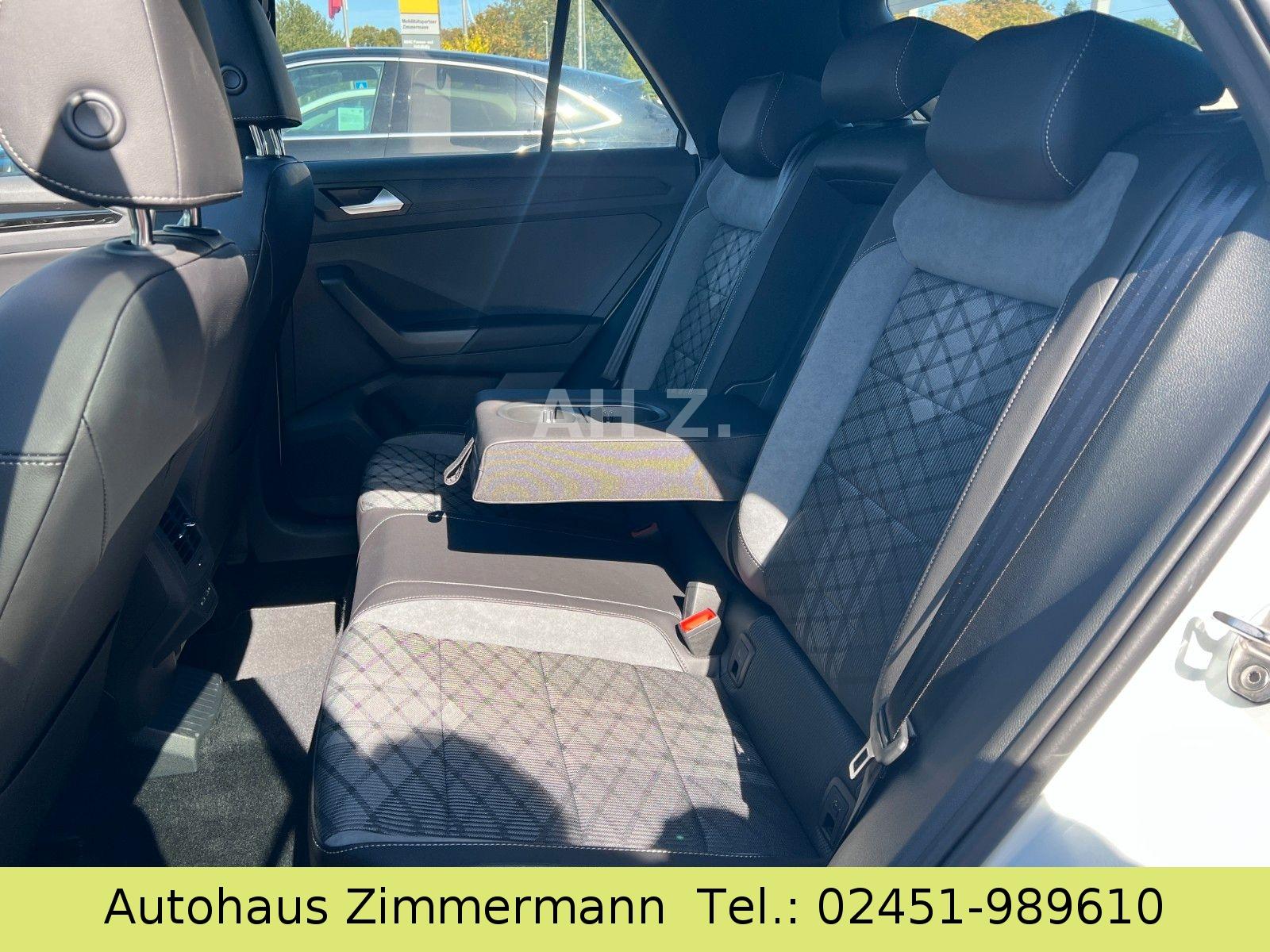 Volkswagen T-Roc R-Line Style