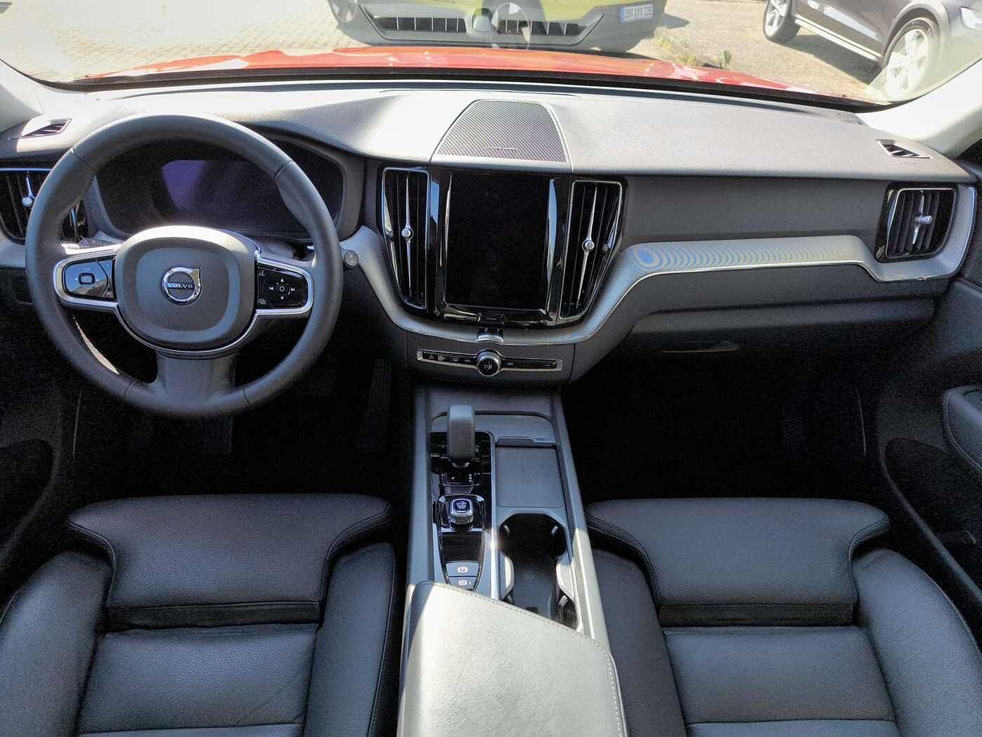 Volvo XC60 AWD Dark Plus