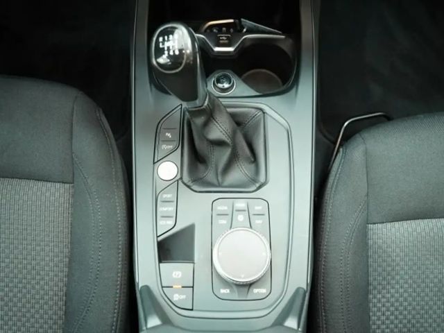 BMW 118 118i 5-deurs Advantage pakket Sedan