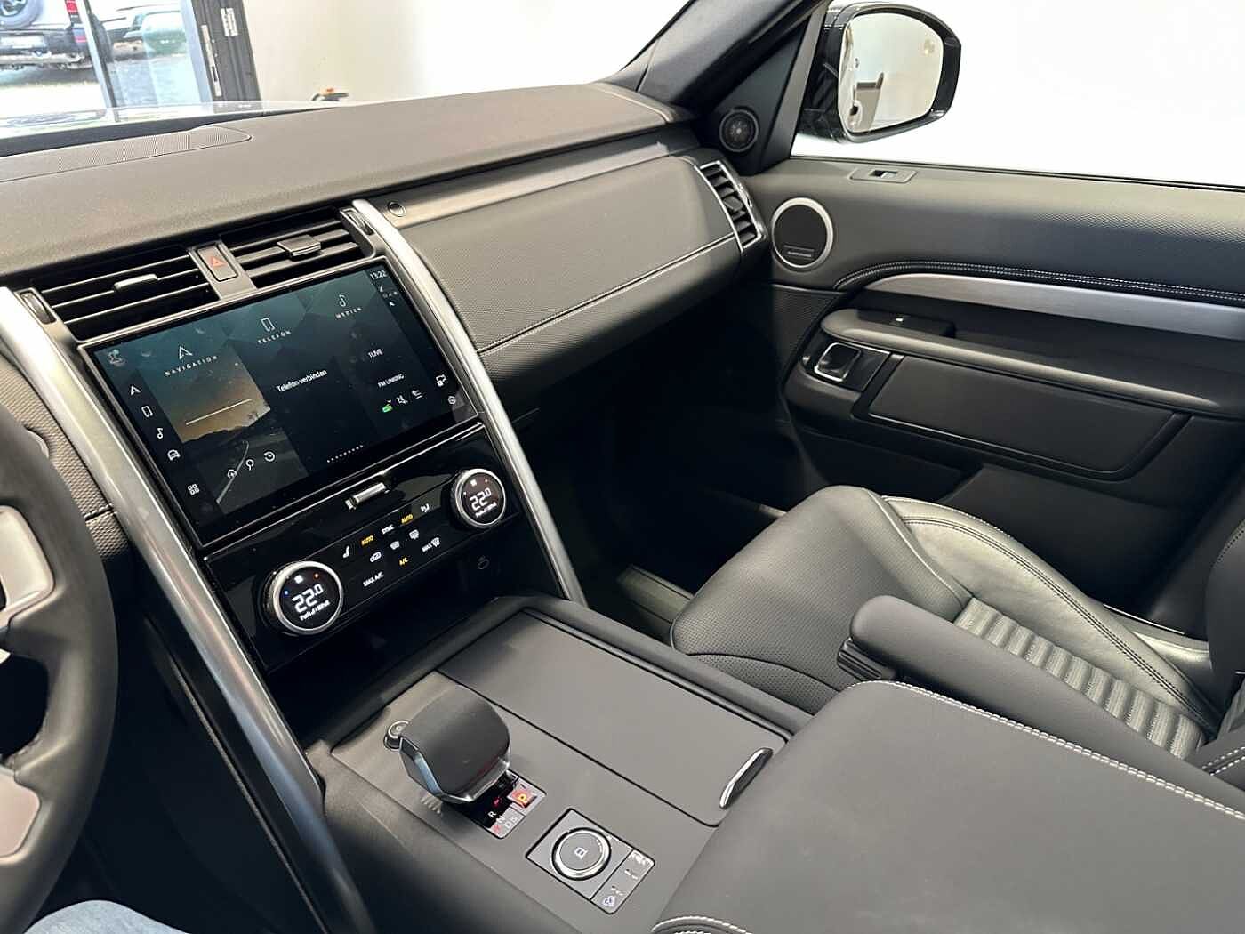 Land Rover Discovery D300 Dynamic SE