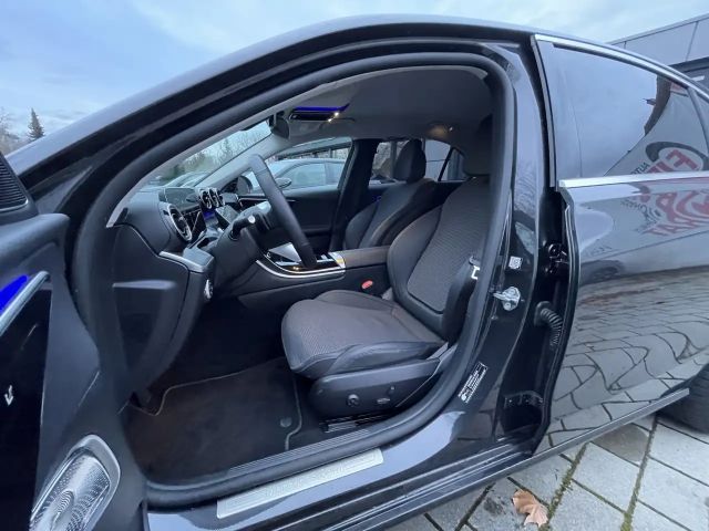 Mercedes-Benz C 200 Sedan