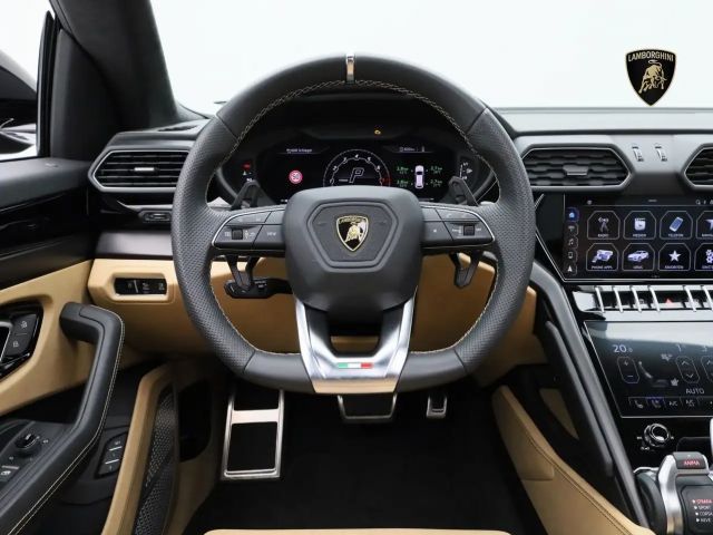 Lamborghini Urus MY22 I AKRAPOVIC I B&O I PANO