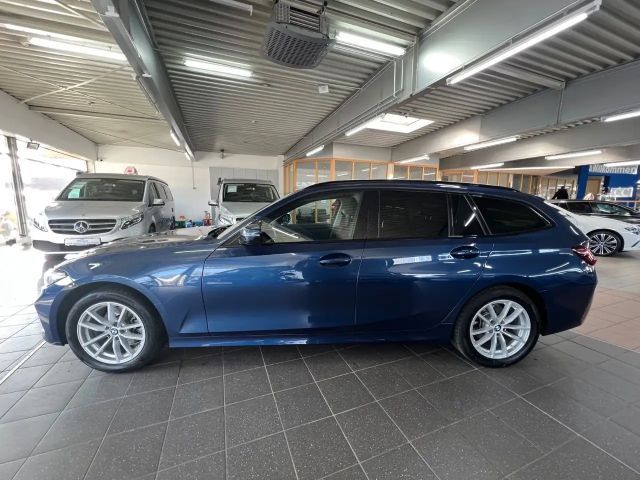 BMW 320 320d Touring xDrive