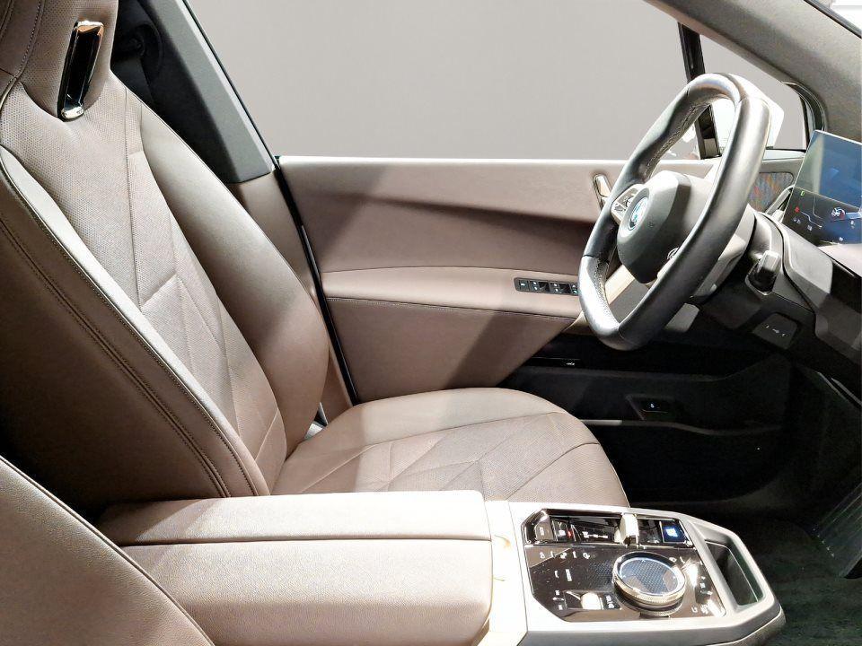 BMW iX xDrive50