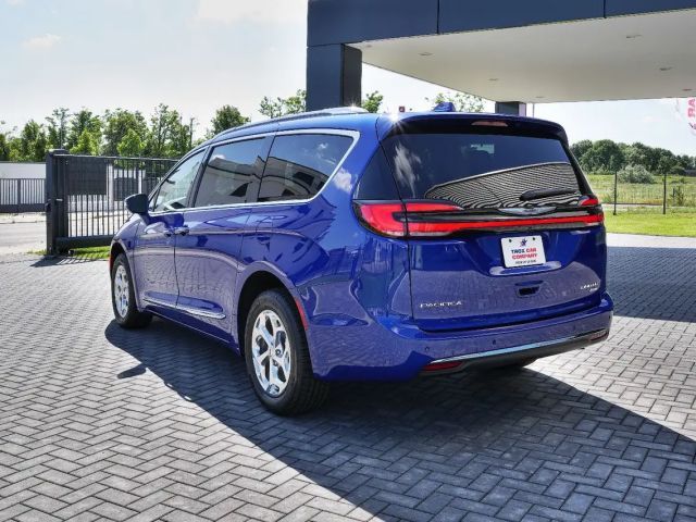 Chrysler Pacifica Limited