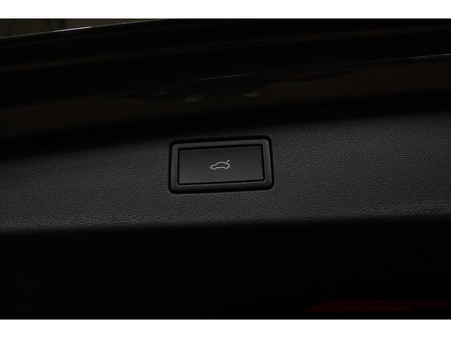 Volkswagen Tiguan 2.0 TSI IQ.Drive R-Line