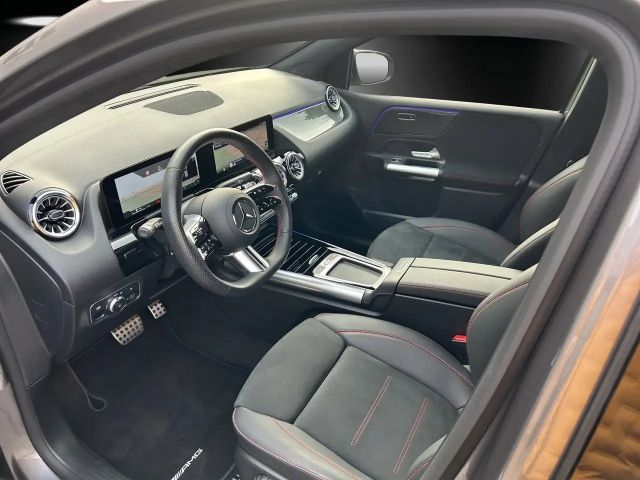 Mercedes-Benz B 220 4MATIC AMG Line Sedan