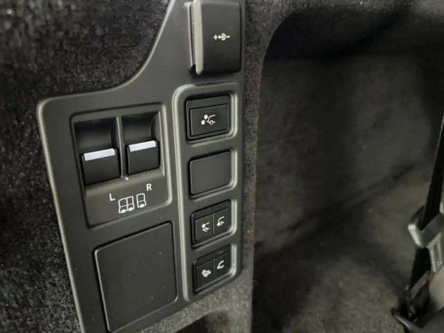 Land Rover Discovery D300 Dynamic HSE