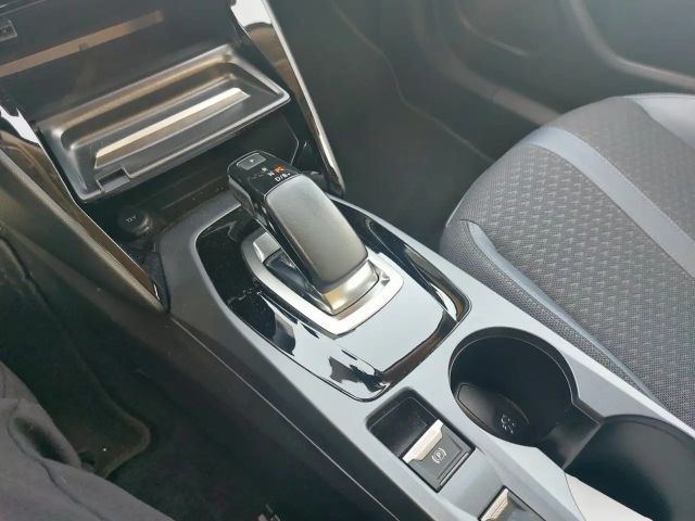 Peugeot E-2008 Allure Pack