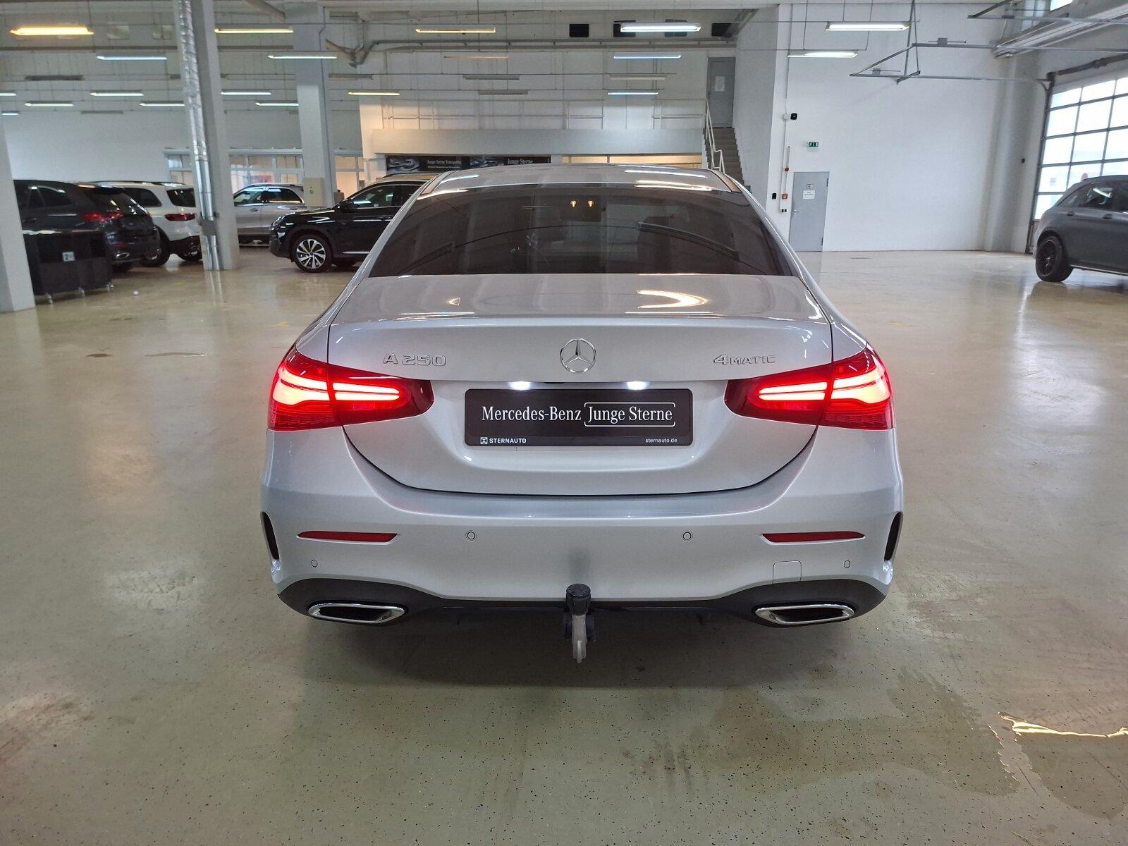 Mercedes-Benz A 250 4MATIC AMG Line