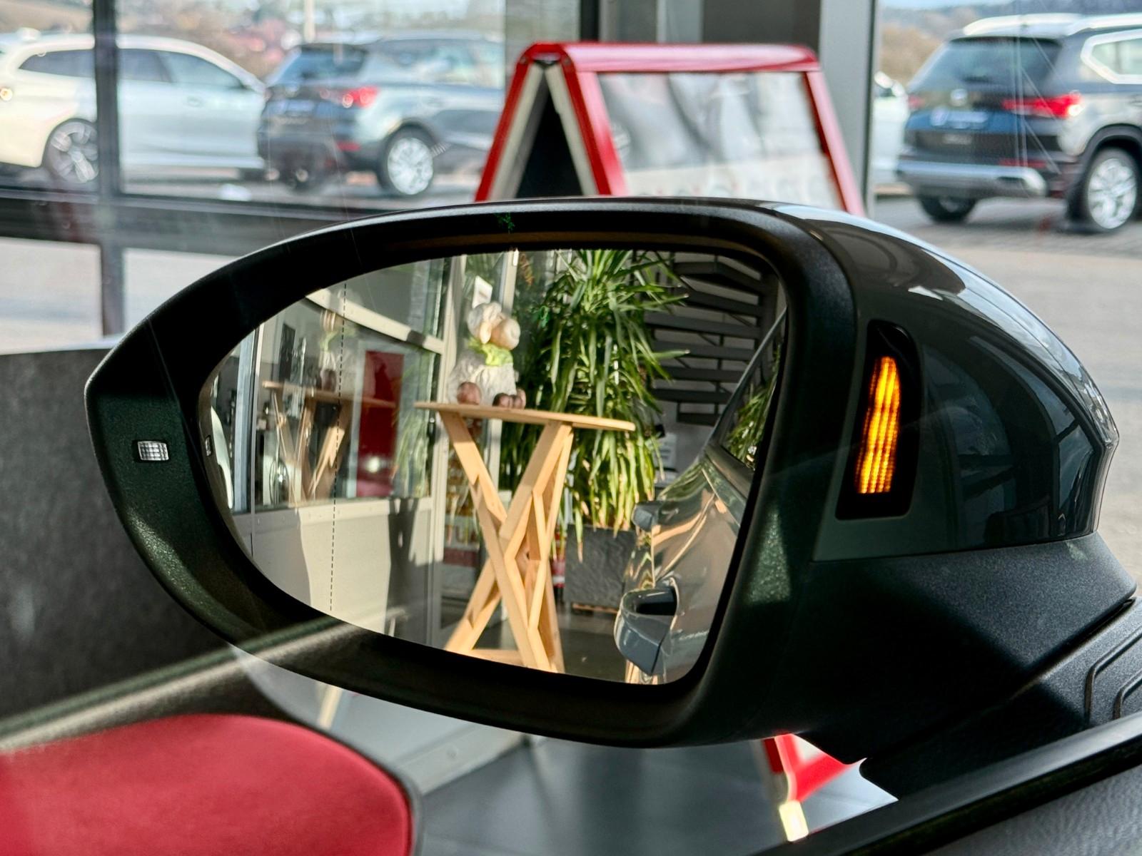 Volkswagen Golf 1.5 TSI Golf VIII Life