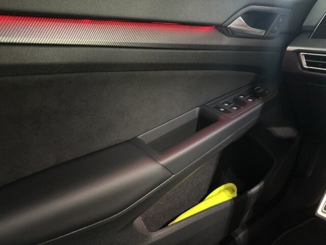 Volkswagen Golf 2.0 TSI DSG Golf VIII