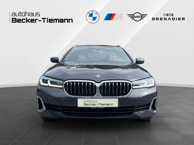 BMW 530 530d Luxury Line Touring xDrive