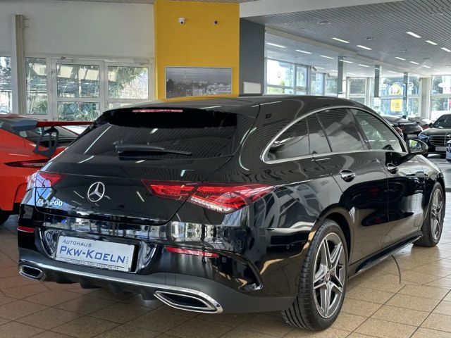 Mercedes-Benz CLA 200 AMG Line